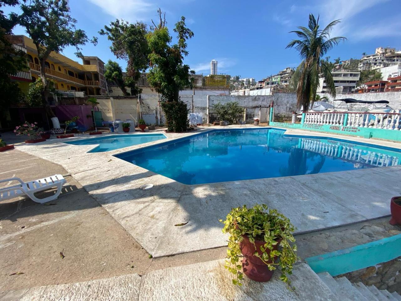 Casa De Huespedes Walton Hotel Acapulco Exterior photo