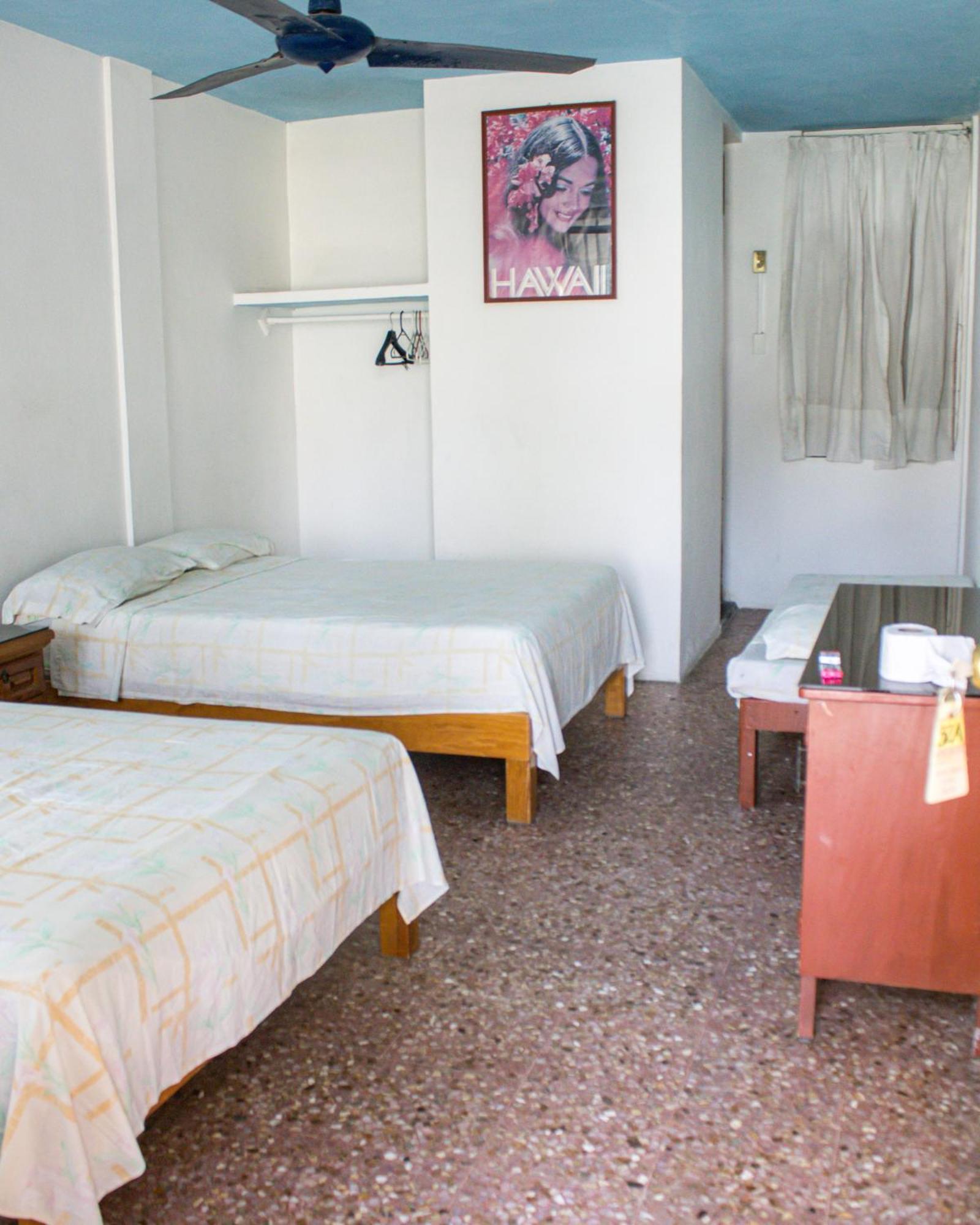 Casa De Huespedes Walton Hotel Acapulco Exterior photo